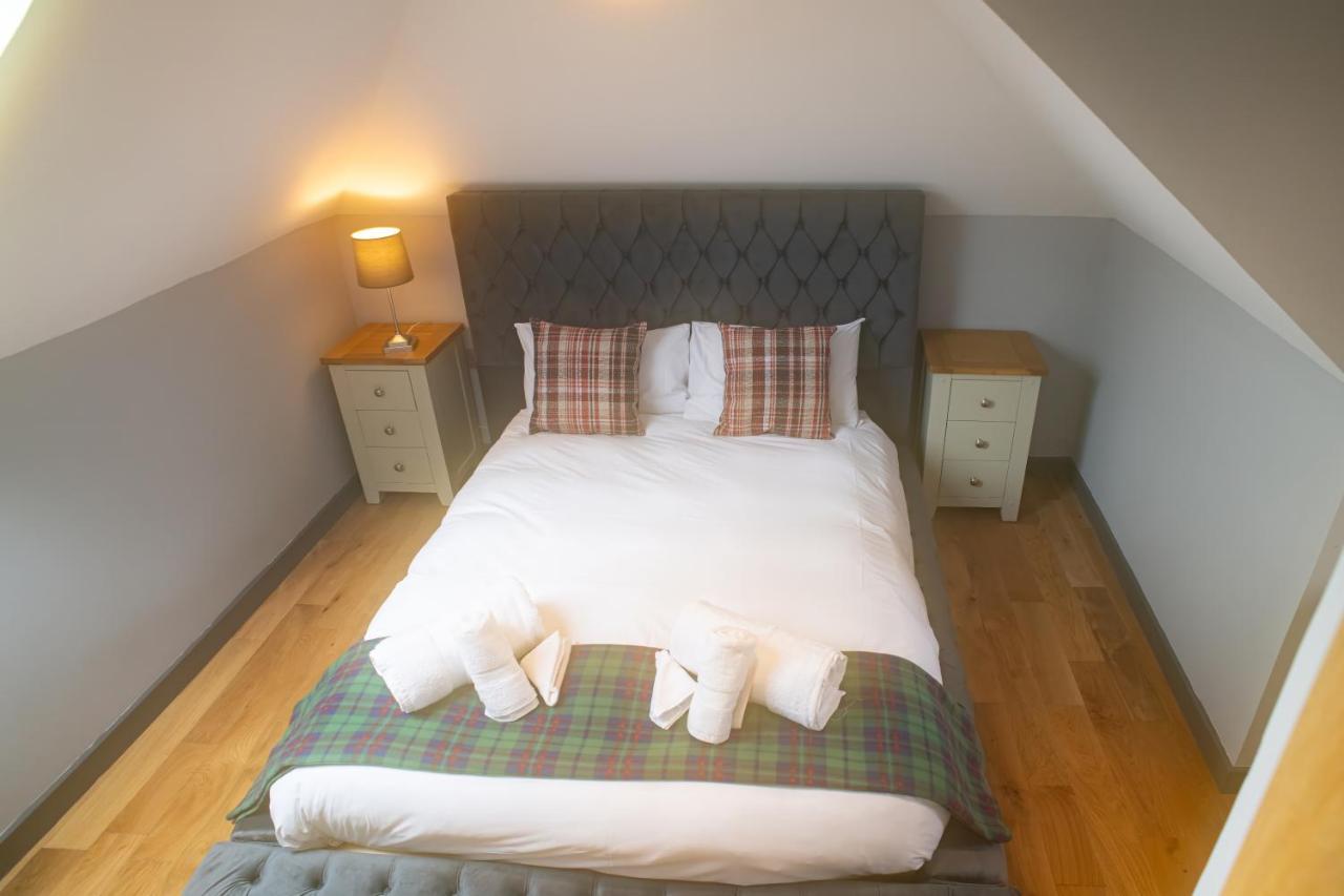 Luxury 4 Bedroom Cottage With Stunning Views Near Fairy Pools! Carbost  Extérieur photo