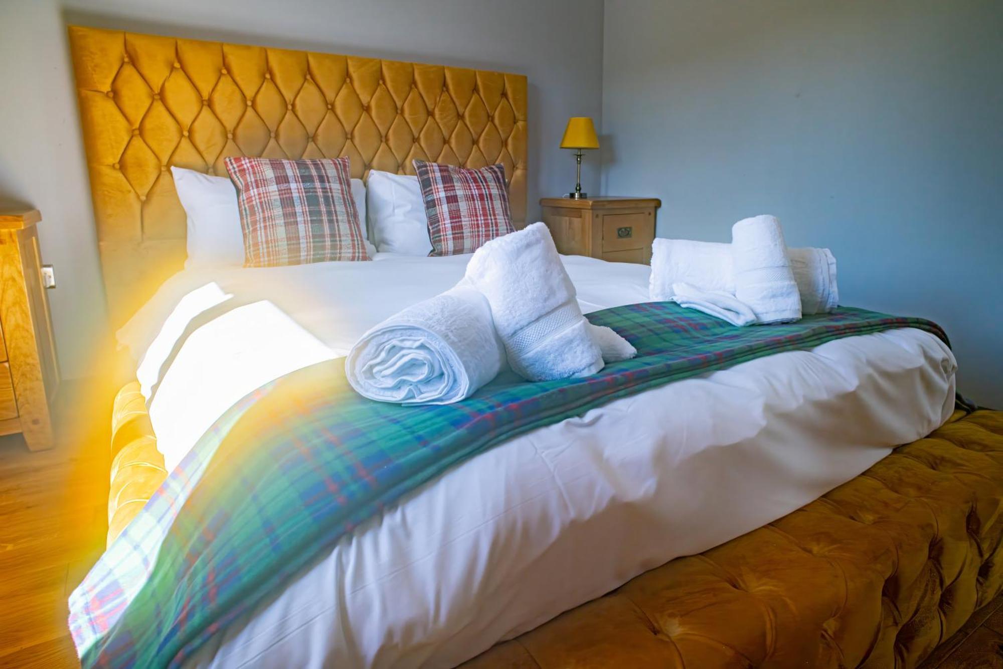 Luxury 4 Bedroom Cottage With Stunning Views Near Fairy Pools! Carbost  Extérieur photo